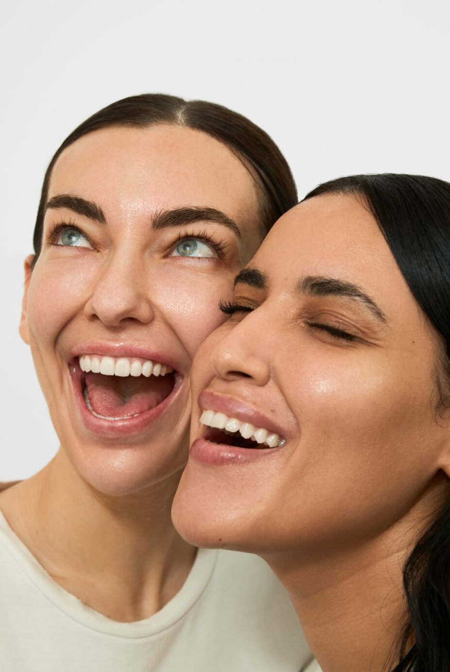 Client receiving a quick 15-minute Hydrafacial at Flash Facial in Dubai Hills Mall — AED 149 walk-in treatment, no booking required