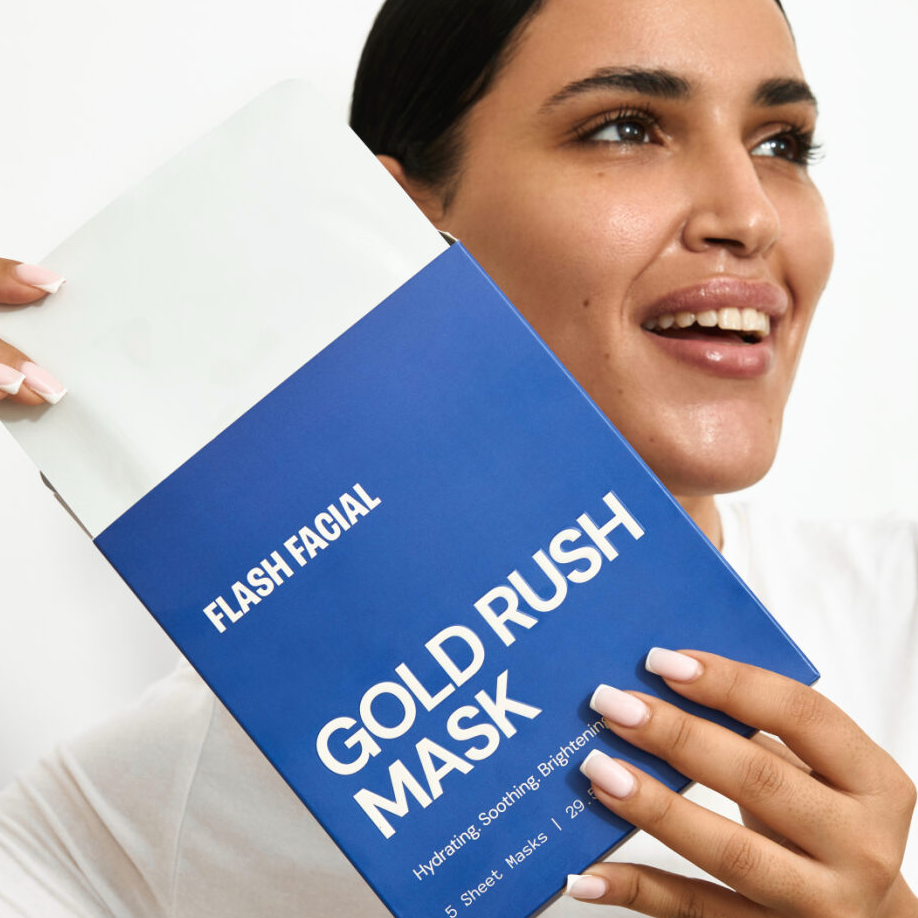 Client receiving a quick 15-minute Hydrafacial at Flash Facial in Dubai Hills Mall — AED 149 walk-in treatment, no booking required